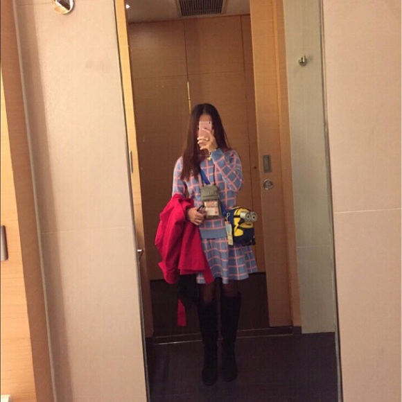 Perfect Quality Set: Top & Skirt - Picture 4 of 5